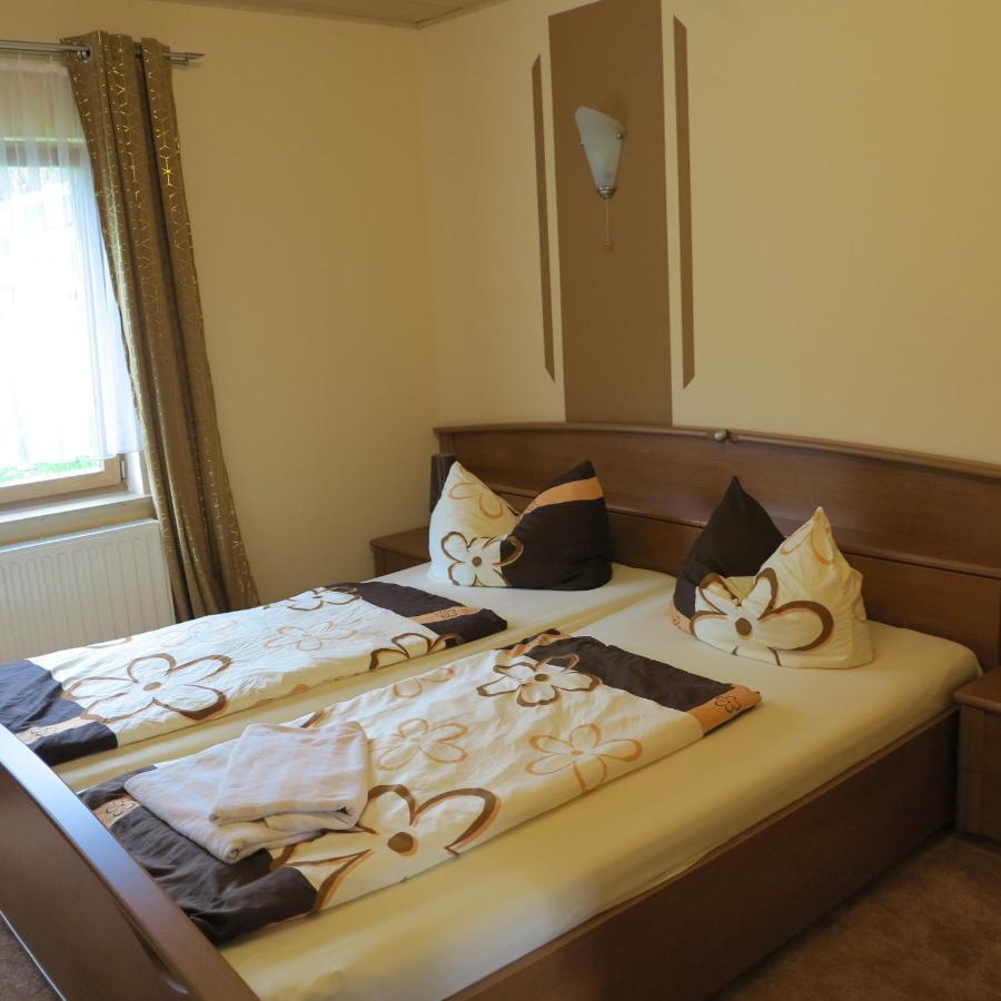 Ferienwohnung Kuehnel Pfaffendorf ภายนอก รูปภาพ